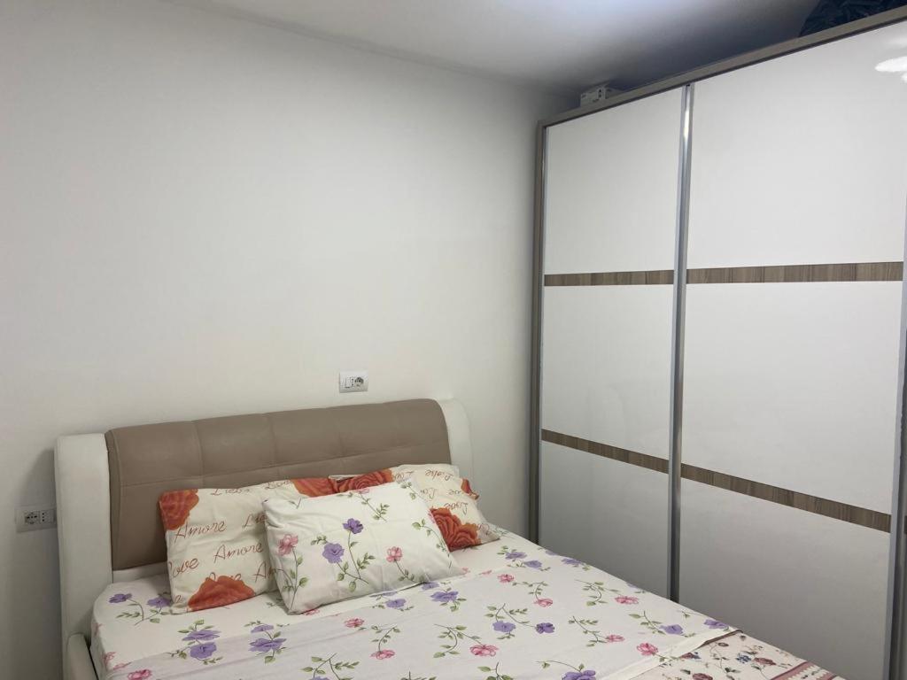 Alex Inn Gjirokastër Esterno foto