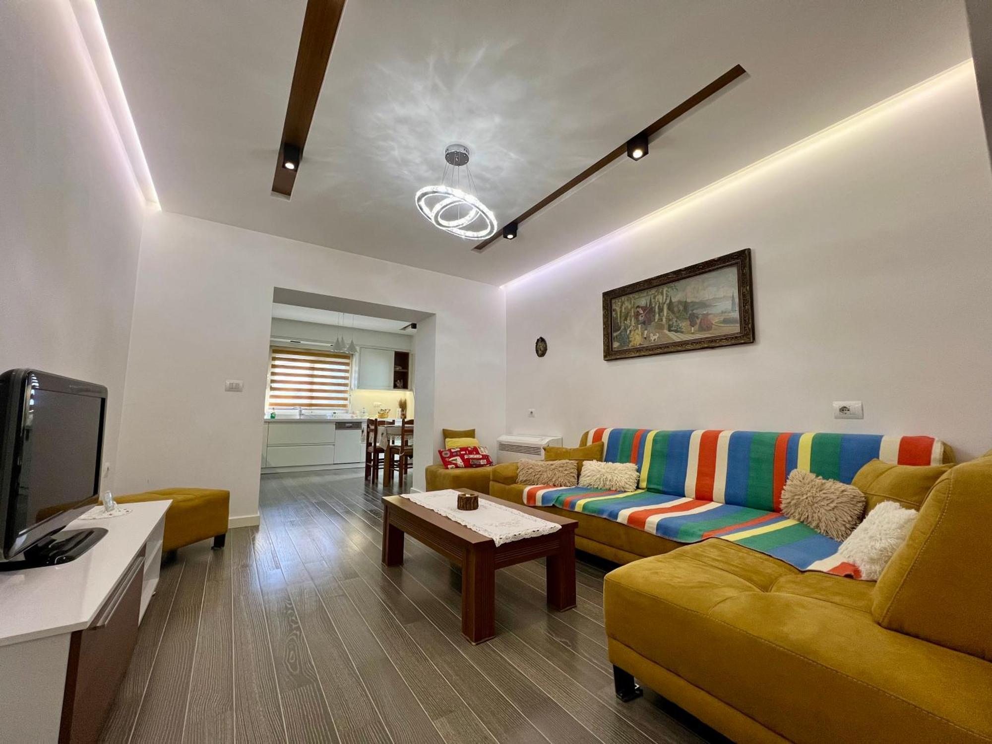 Alex Inn Gjirokastër Esterno foto